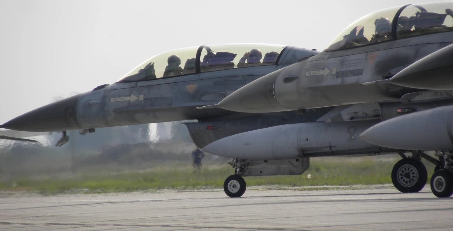 Πανικός στην κυβέρνηση: Κλείνουν τον εκσυγχρονισμό των F-16 – Εντολή να επιστρέψει άμεσα στο Αιγαίο και η φρεγάτα «Κανάρης»